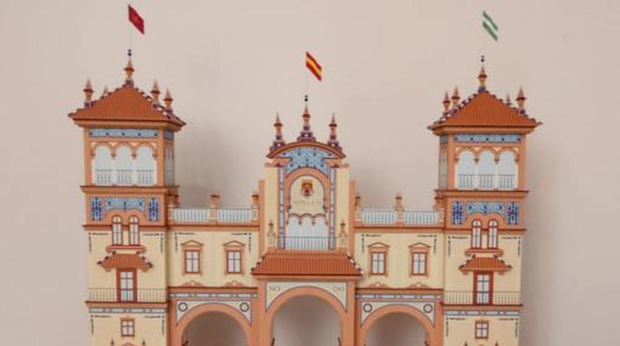 Francisco Javier Navarro de Pablos es el autor del diseño ganador de la porta de la Feria de Abril de Sevilla