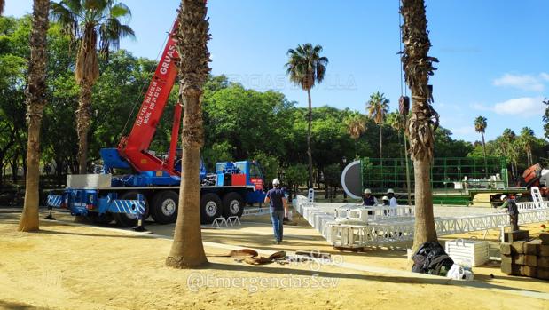 Paralizada la instalación de una noria sin licencia en el parque del Prado de San Sebastián