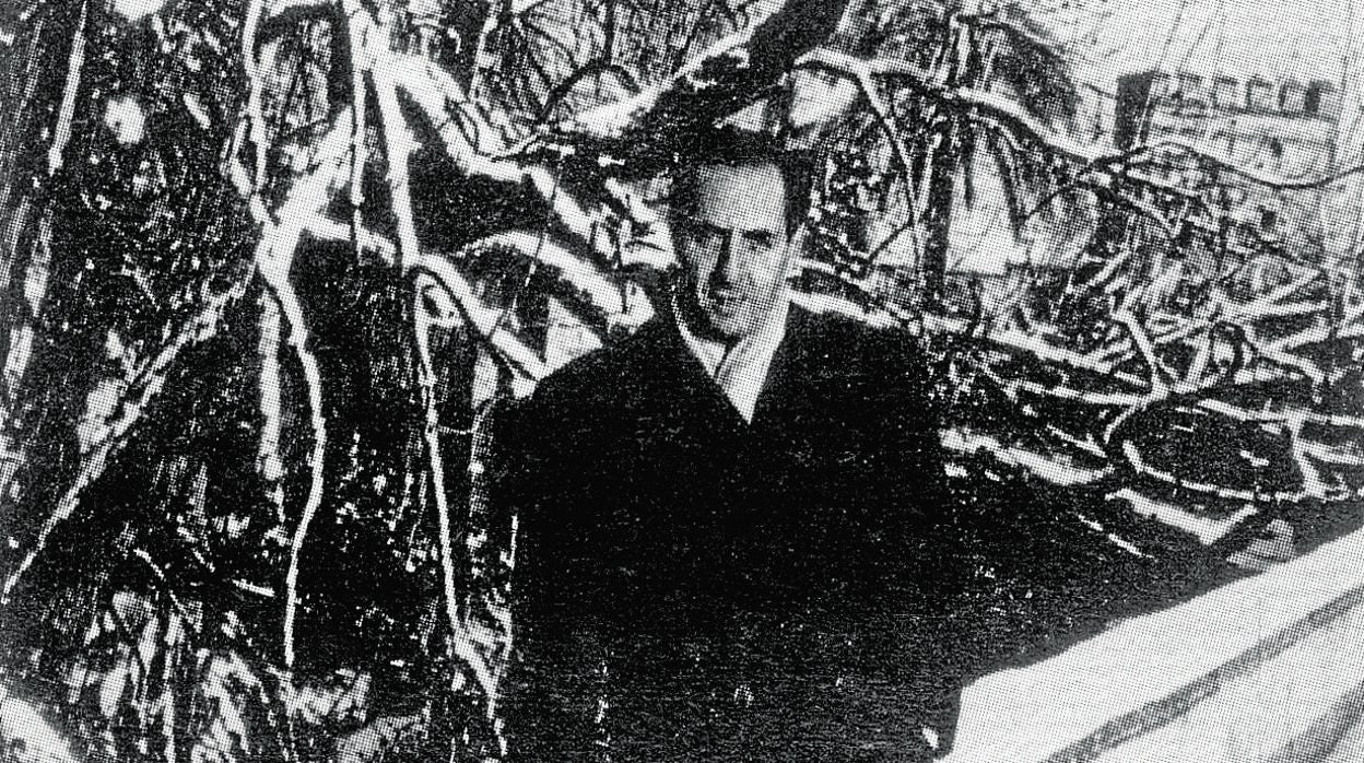 El poeta en los jardines del Alcázar tras la nevada de febrero de 1954