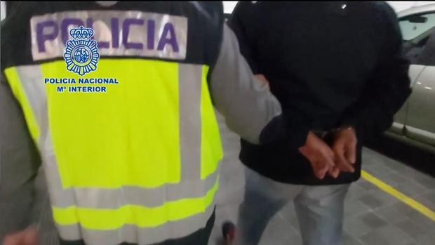 Detenido en Sevilla por tocamientos sexuales a una niña de 15 años a la que le daba clases particulares