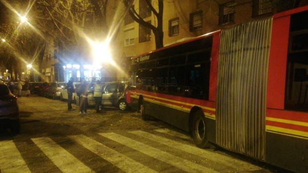 Siete personas heridas tras el choque de un autobús en Los Bermejales