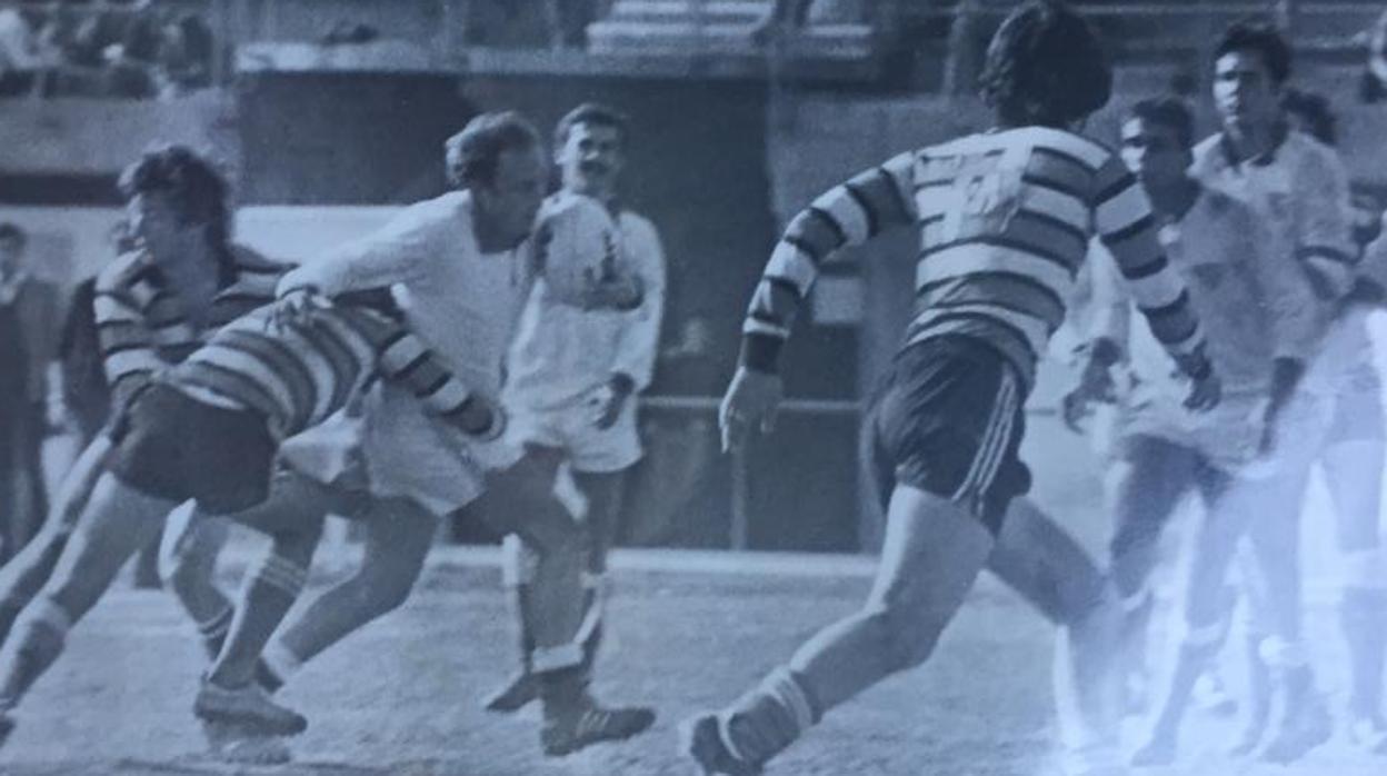 Ruiz Romero jugando al rugby en el Sevilla FC