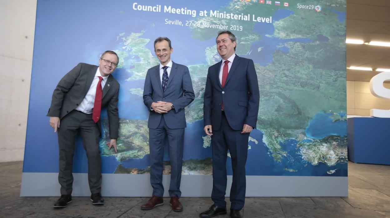 Jan Wörner, Pedro Duque y Juan Espadas en el inicio del Consejo Ministerial de la ESA