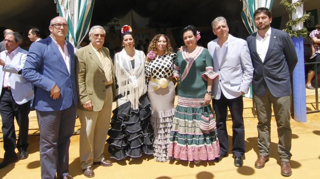 Antiguos dirigentes andalucistas en la caseta en la Feria de 2015