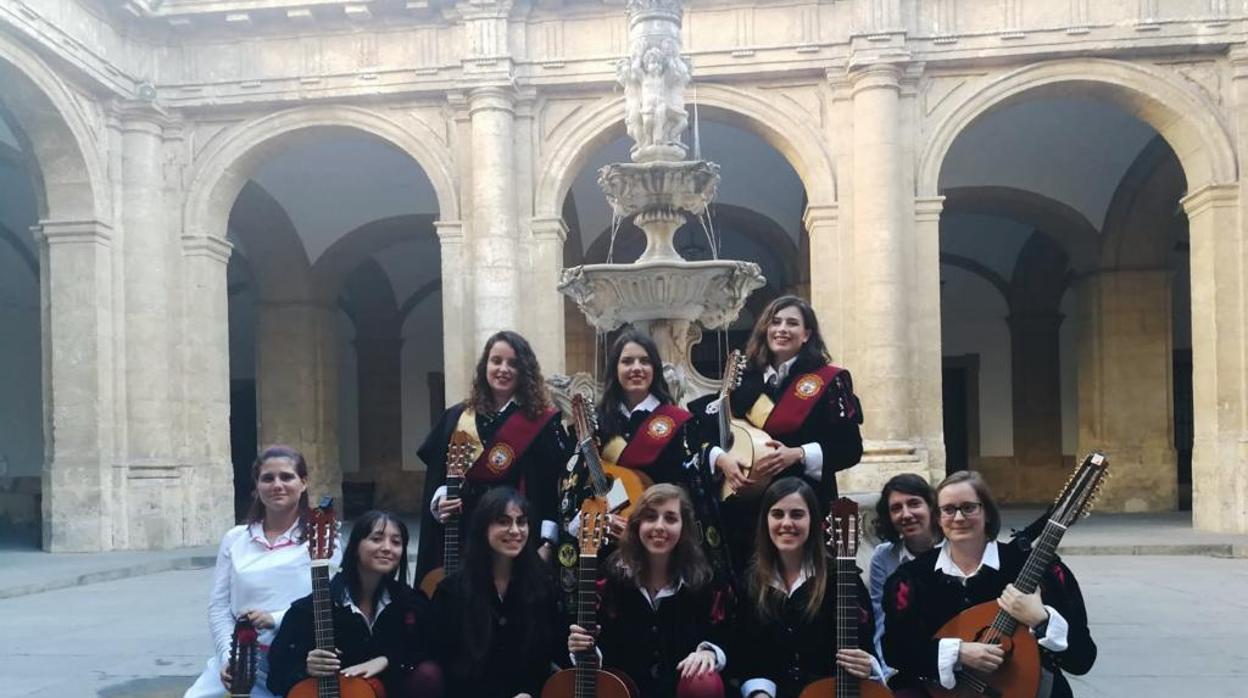 La tuna de mujeres de la Universida de Sevilla