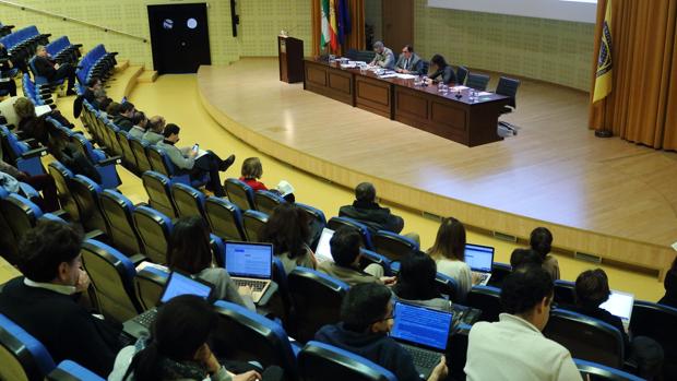 Vicente Guzmán cierra su gestión al frente de la Universidad Pablo de Olavide sin votos en contra