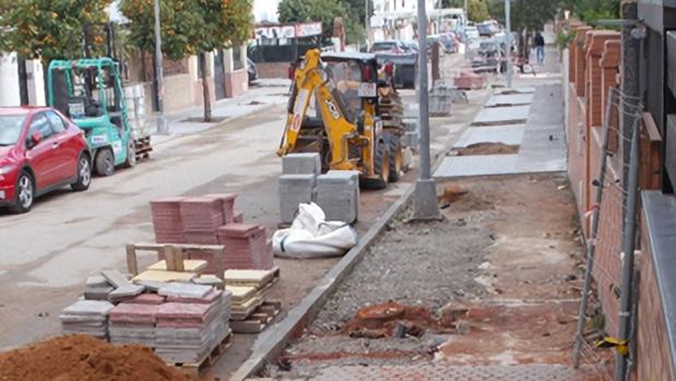 Una calle de Ciudad Jardín se queda sin árboles y sin sombra