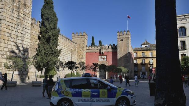 El Ayuntamiento indemnizará con 55.000 euros a la familia del hombre muerto en el Alcázar de Sevilla