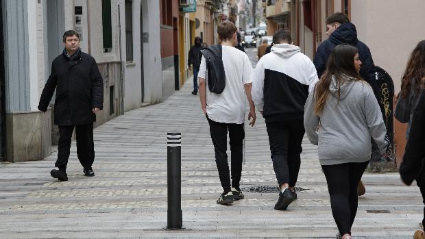 Urbanismo prohíbe los veladores en la «nueva» calle Baños