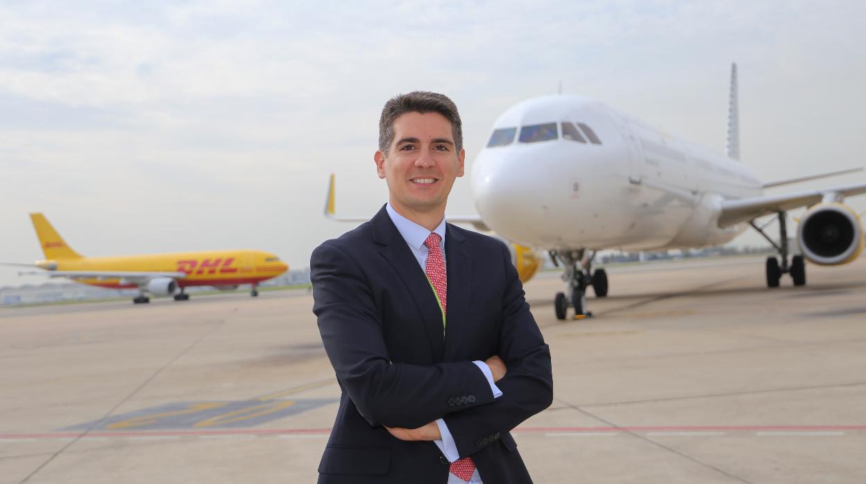 Jesús Caballero en el aeropuerto de Sevilla