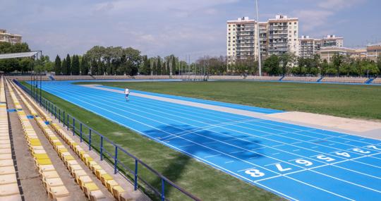 Nueva pista de atletismo de San Pablo, de color azul