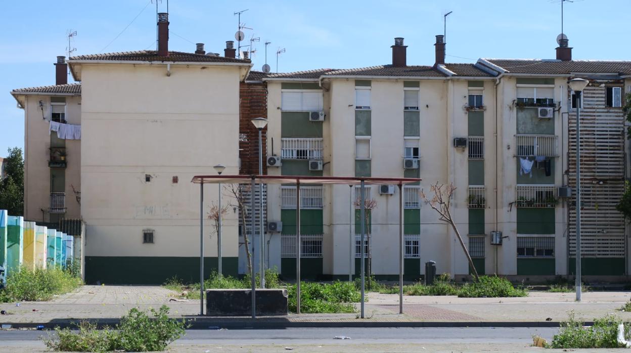 Estado de una de las marquesinas del barrio