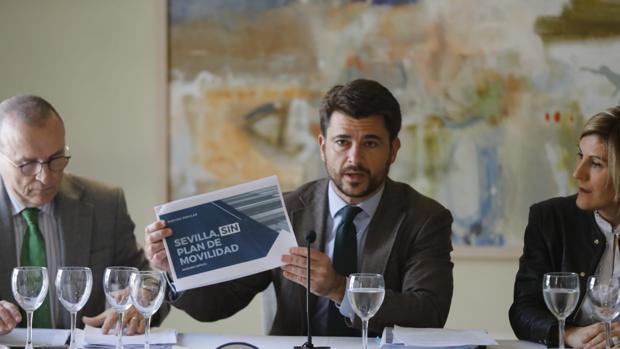 El Partido Popular denuncia que el Plan de Movilidad de Sevilla «de 500 euros la página» nace obsoleto