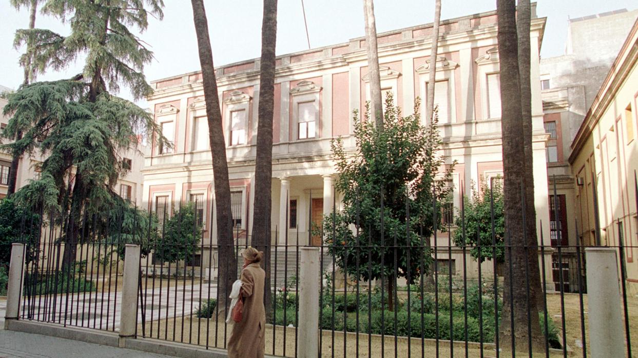 Fachada de la Escuela de Estudios Hispanoamericanos