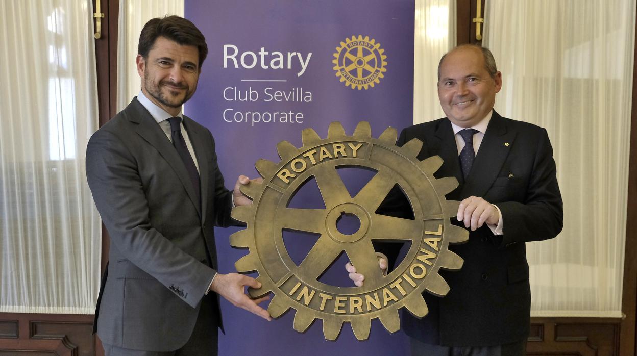 Beltrán Pérez y Luis Romero, del Rotary Club Sevilla