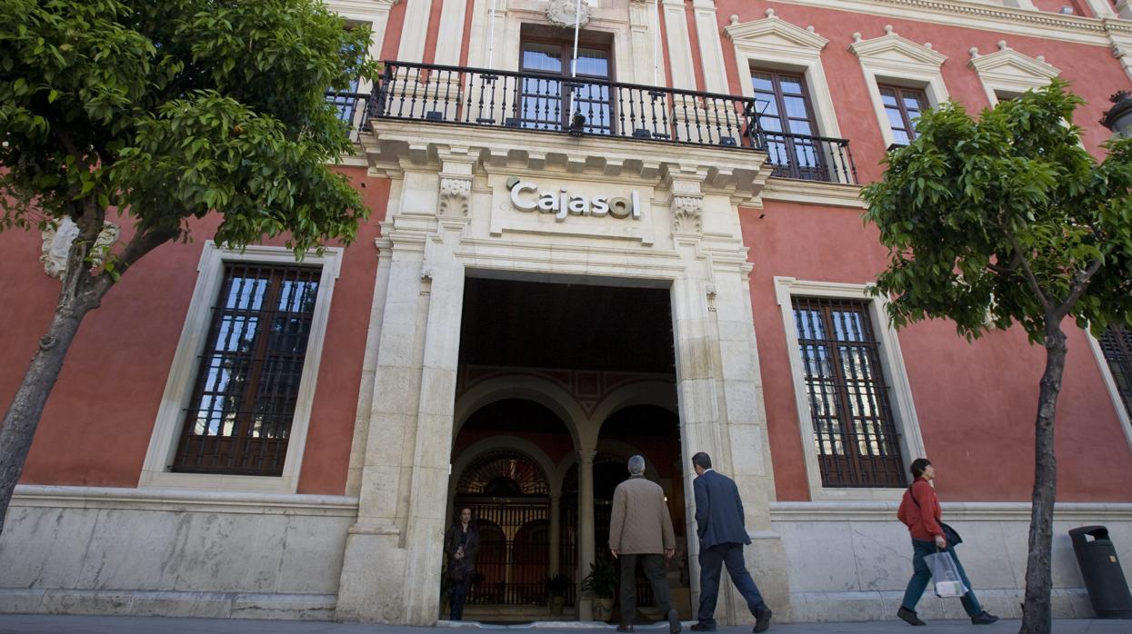 Sede de la Fundación Cajasol en el número 1 de la plaza de San Francisco de Sevilla