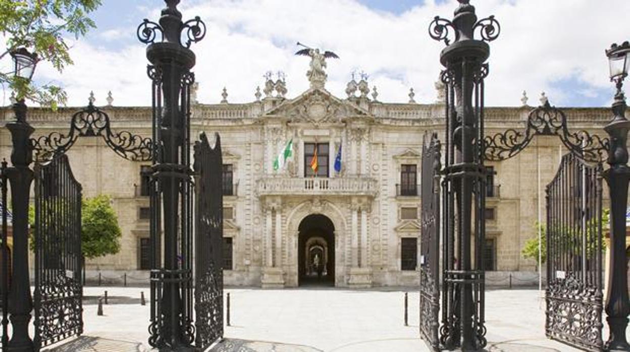 Fachada de la Universidad de Sevilla