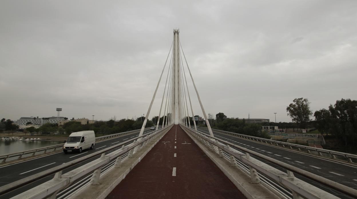 El puente del Alamillo, en lla inusual realidad del estado de alarma