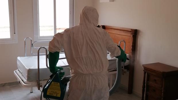 Plan municipal para desinfectar las 38 residencias de mayores de Sevilla