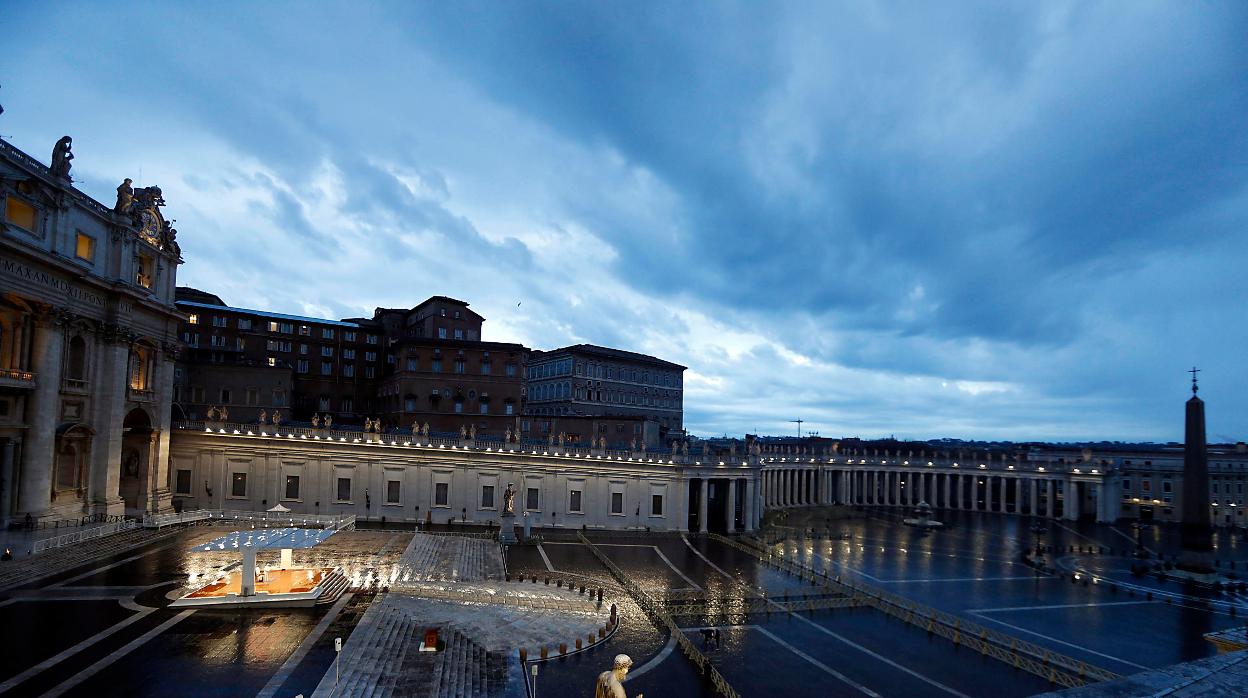 Una impresionante imagen de la plaza de San Pedro del Vaticano durante la bendición