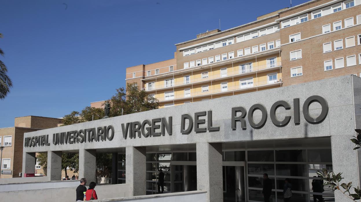 Fachada del Hospital Virgen del Rocío