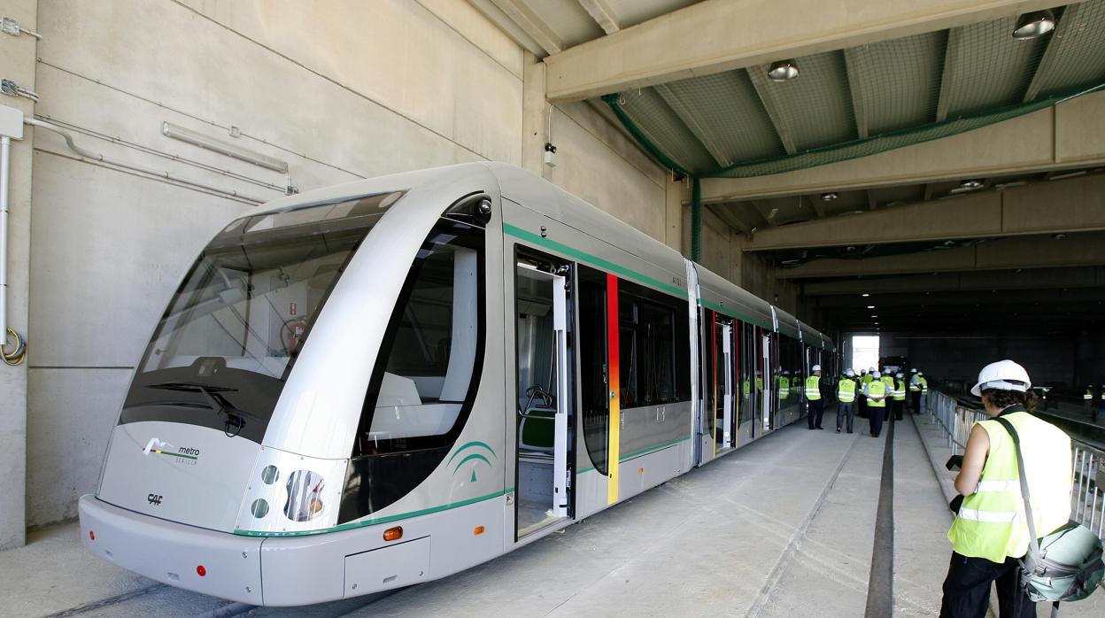 Un tren de la línea 1 del metro