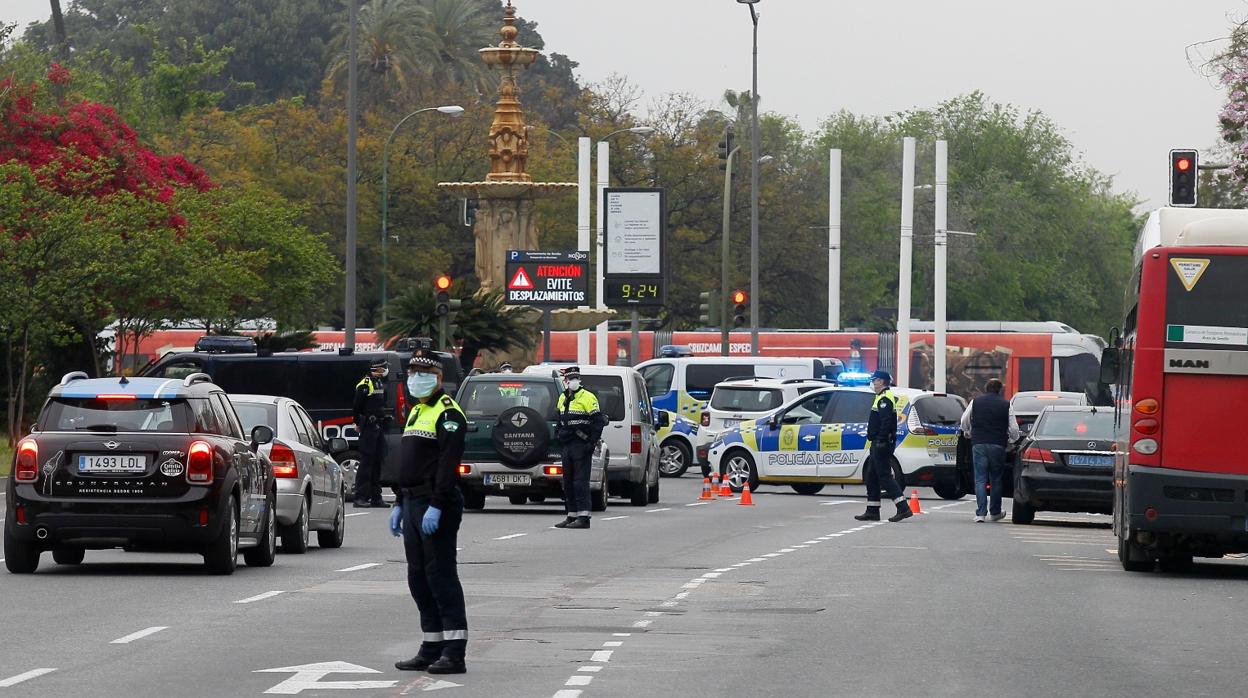 Control de la Policía Local en el Prado de San Sebastián este lunes