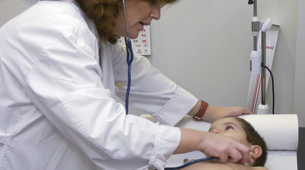 Pediatras alertan de la necesidad de acudir al hospital o centro de salud en cuanto haya un síntoma no habitual