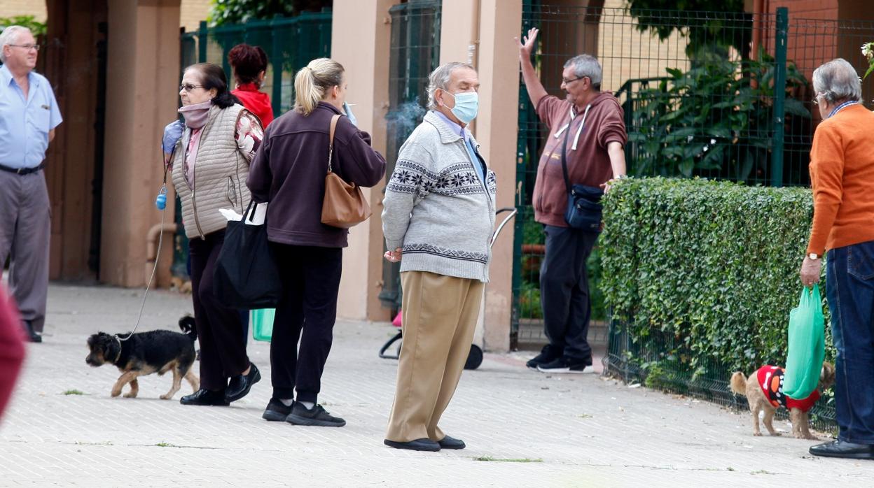 Los sevillanos miran con incertidumbre cómo será esa «nueva normalidad»