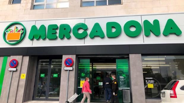 Mercadona reabre el supermercado de la calle José García Díaz tras una reforma integral