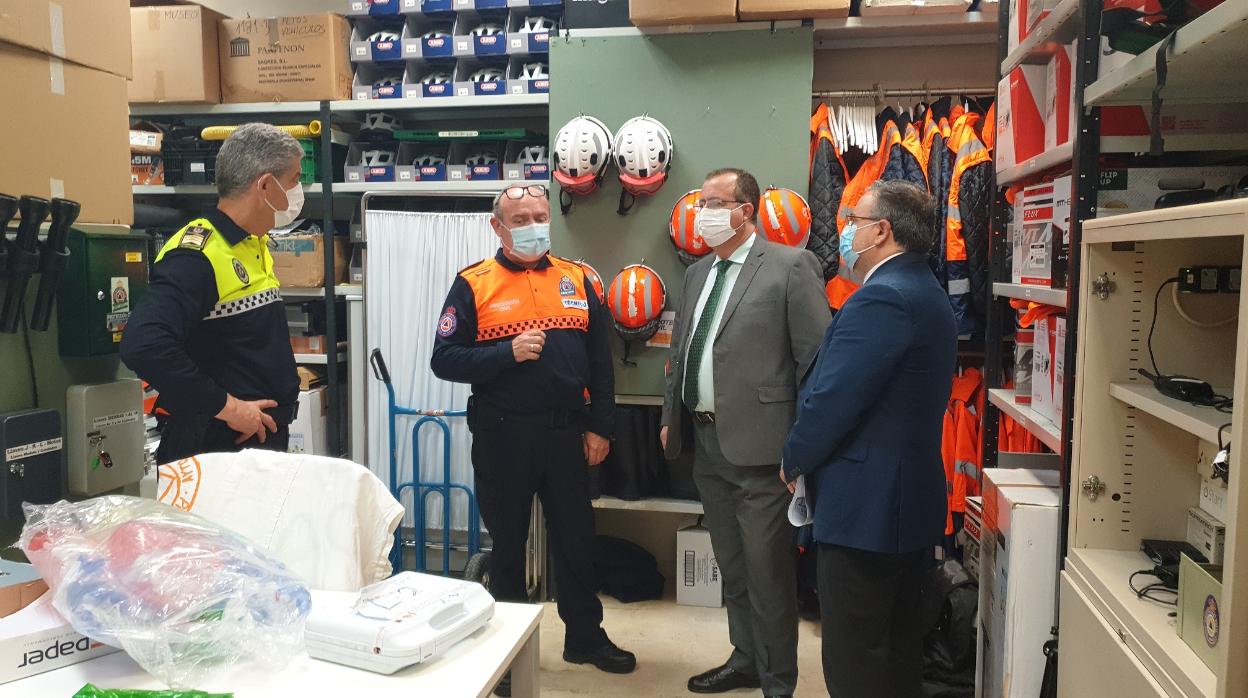 Juan Carlos Cabrera visita las instalaciones de Protección Civil