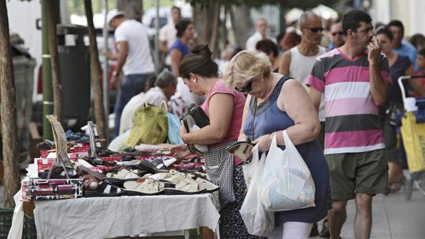 Los once mercadillos de Sevilla no reanudarán su actividad hasta que no haya más garantías sanitarias