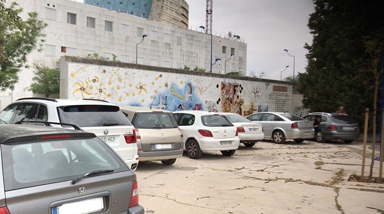 Mural Verbo América, convertido en estacionamiento en la Puerta de la Barqueta