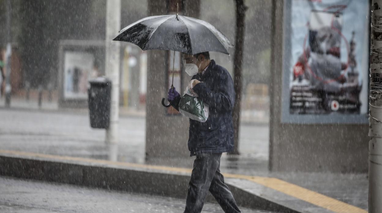 La lluvia acompaña a Sevilla, aunque de forma intermitente, toda esta semana