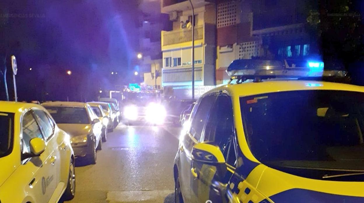 Un coche patrulla de la Policía Local de Sevilla en una imagen de archivo