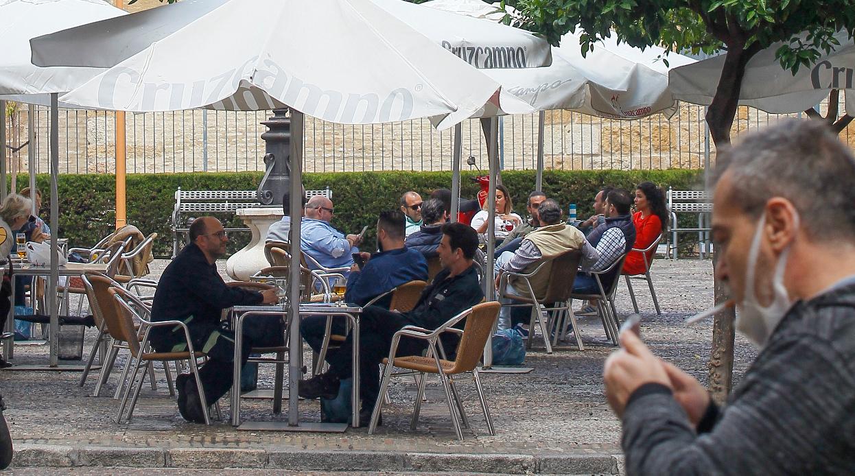 Veladores en Sevilla durante la pandemia