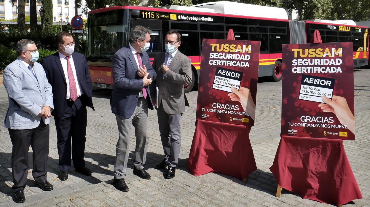 El alcalde de Sevilla ha presentado la certificación Aenor conseguida por Tussam