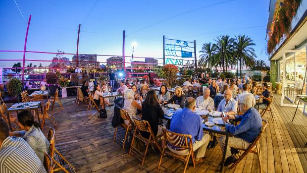 Estos son los dos restaurantes emblemáticos de Grupo La Raza que vuelven a abrir sus puertas