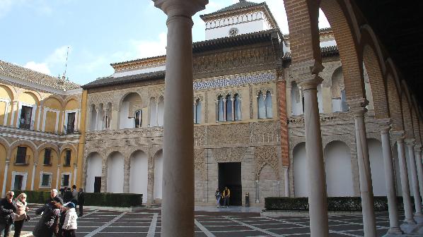 Patio del Palacio Mudéjar del Alcázar de Sevilla