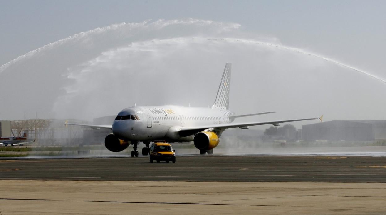 Aeronave de Vueling en el aeropuerto de Sevilla