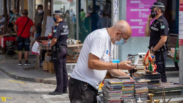 La Policía Local de Sevilla está sin jefe en 24 de sus 33 unidades por vacaciones