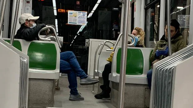El metro de Sevilla recupera la mitad de los viajeros de antes de la pandemia