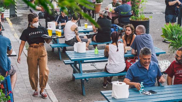 Cerveceros, aquí un plan perfecto (y seguro) para el verano: Río Azul, el edén de la birra