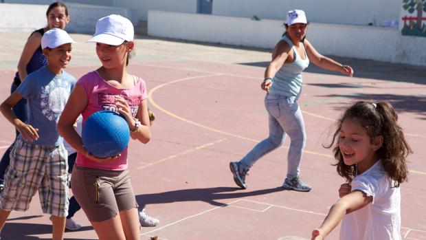 Actividades de verano con CaixaProinfancia para 1.640 menores en Sevilla