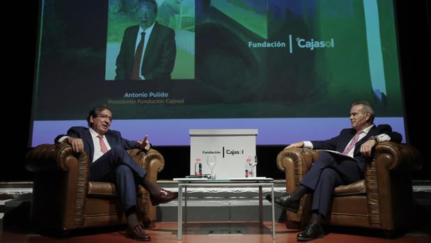 La Fundación Cajasol presentó la antología de su acción cultural del 2019