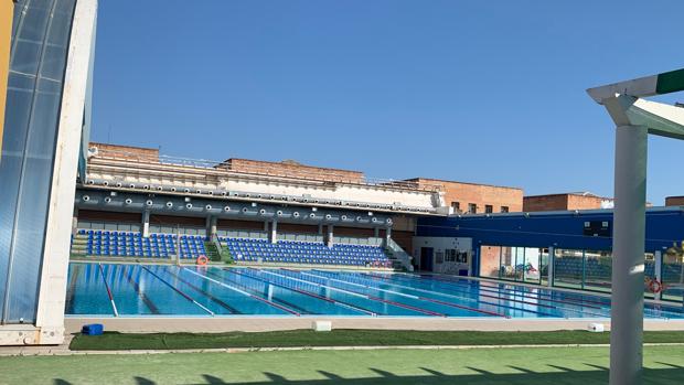 Cierran de forma preventiva la piscina de Hytasa al confirmarse un positivo por Covid-19 en un monitor