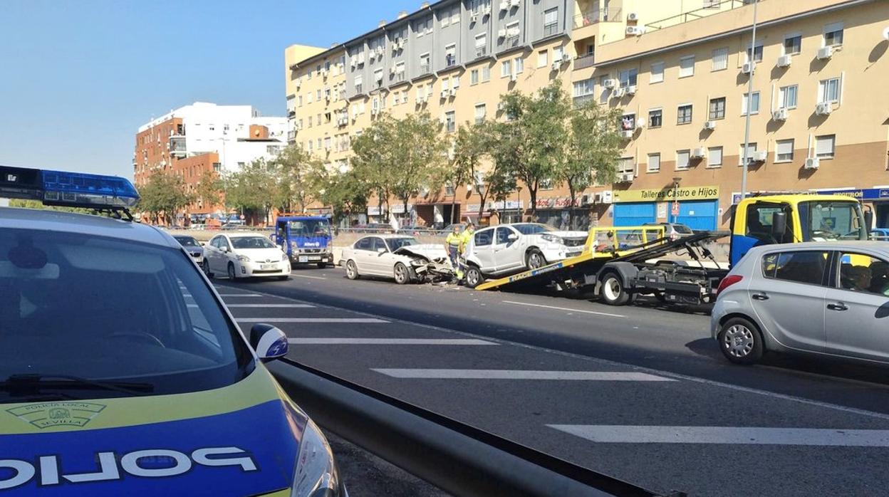 El accidente se produjo en la Ronda Urbana Norte, a la altura de Pino Montano