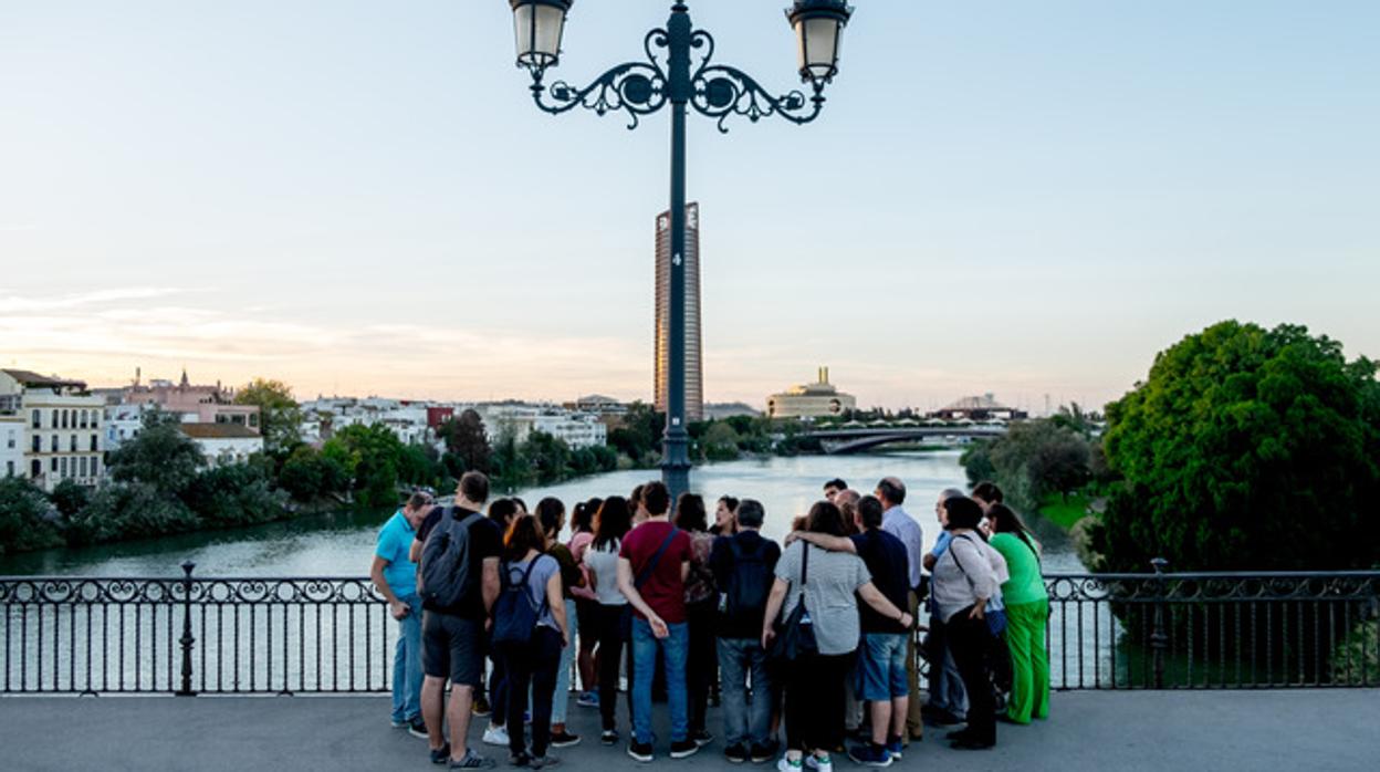 Un grupo de ruta con la empresa Tolarte