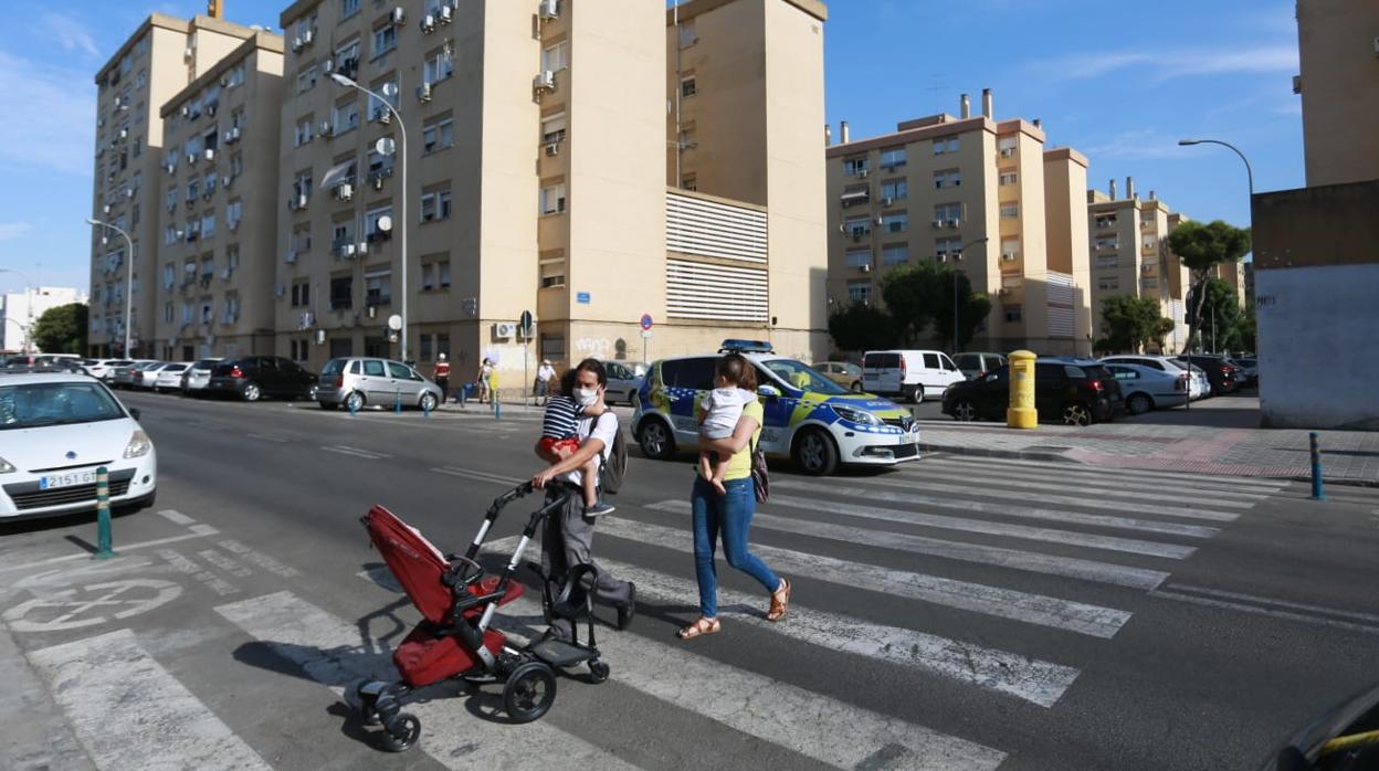 El atropello ha tenido lugar en la calle Camino de los Toros, en Pino Montano