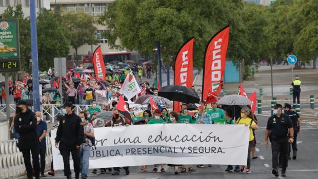 Menos de un cinco por ciento ha hecho huelga en Sevilla